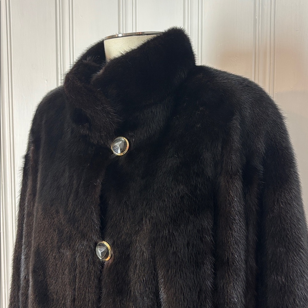 Vintage Reversible Mink Coat Dark Brown / Black (A-Line Cut). Estimated size 16. - Picture 2 of 12